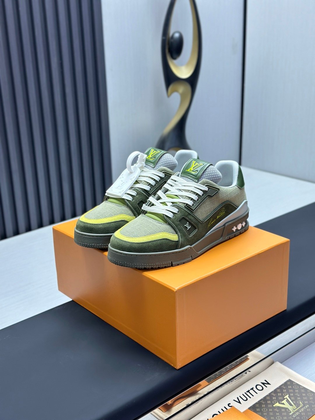 Louis Vuitton 2025 Spring/Summer Men's TRAINER Sneakers 1AHTG7