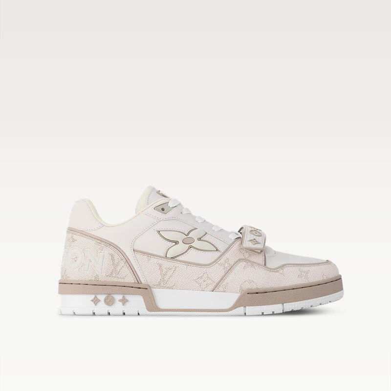 Beige single character calf leather LV Trainer sports shoes