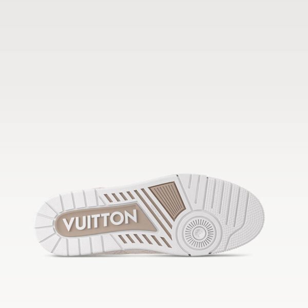 Beige single character calf leather LV Trainer sports shoes