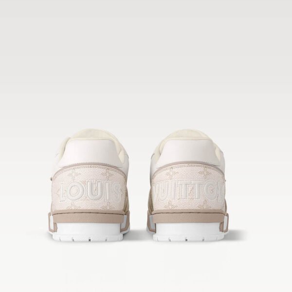 Beige single character calf leather LV Trainer sports shoes