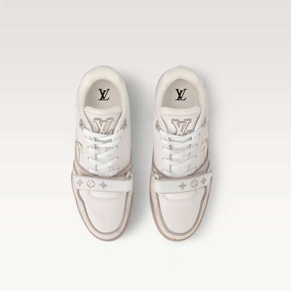 Beige single character calf leather LV Trainer sports shoes
