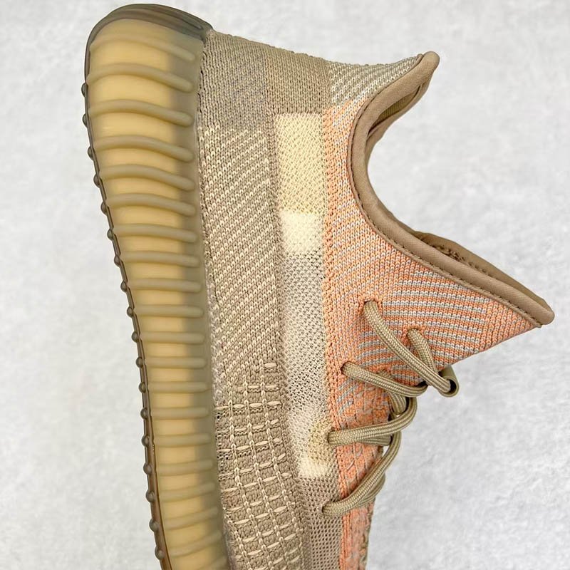 Yeezy Boost 350 V2“ Sand TaupeEliada”