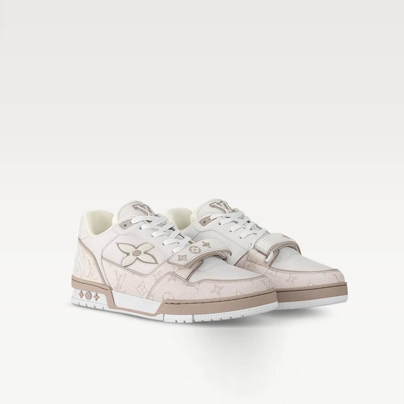 Beige single character calf leather LV Trainer sports shoes
