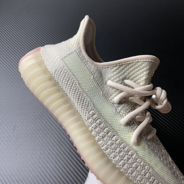 adidasYEEZYBOOST350V2“CLOUDWHITE”