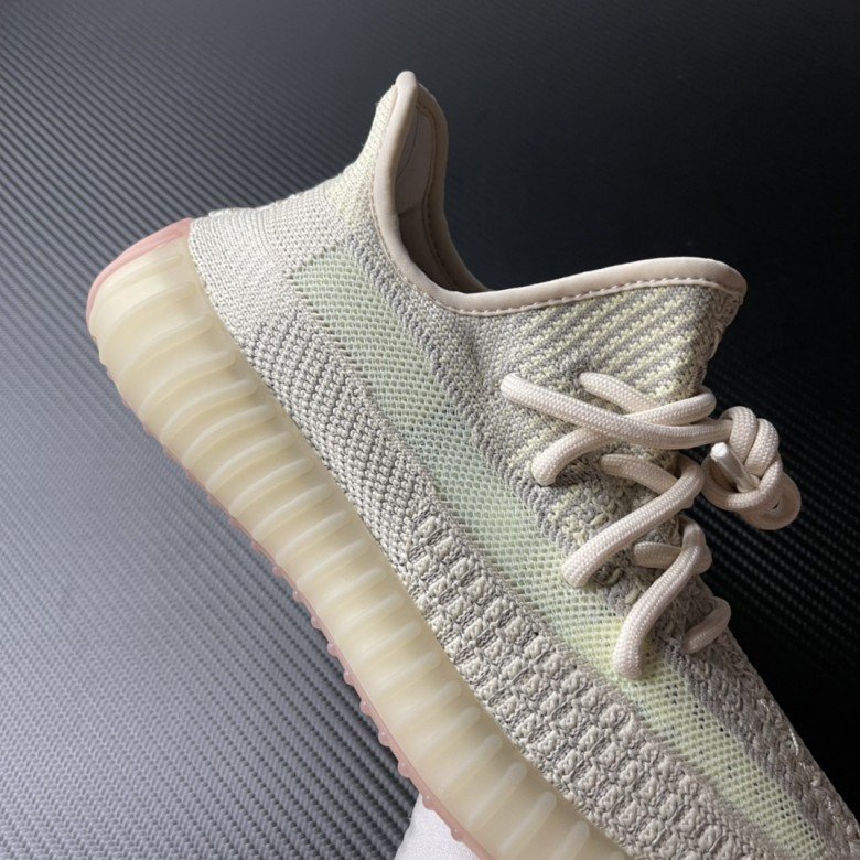 adidasYEEZYBOOST350V2“CLOUDWHITE”
