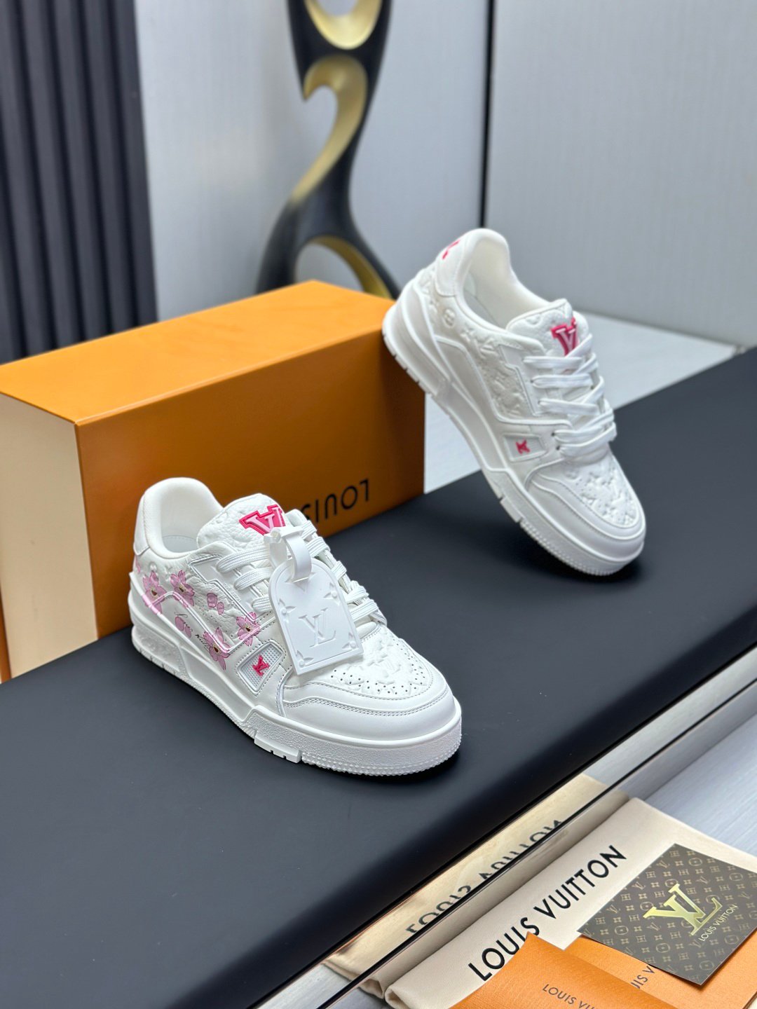 Takashi Murakami x LOUIS VUITTON Trainer
