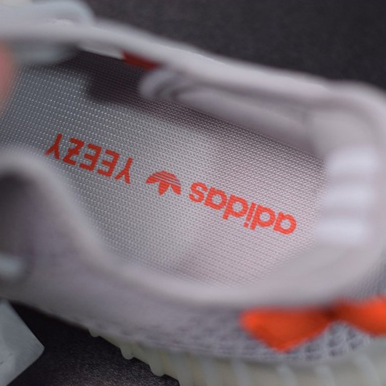 Yeezy 350 V2 Tail Light None Reflective FX9017