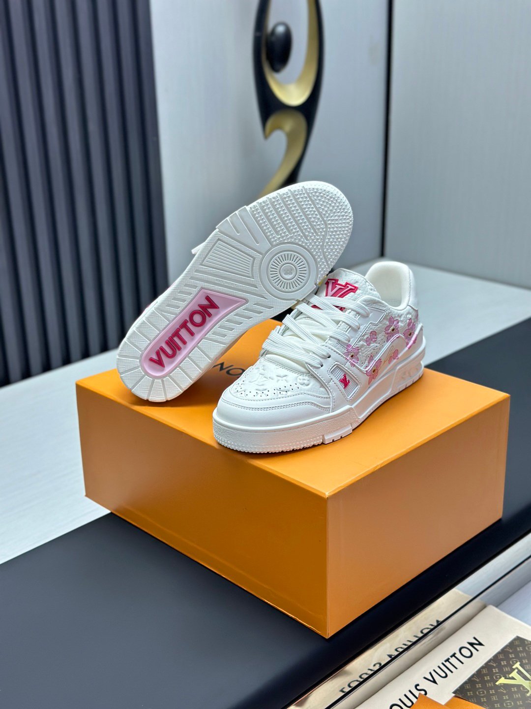 Takashi Murakami x LOUIS VUITTON Trainer
