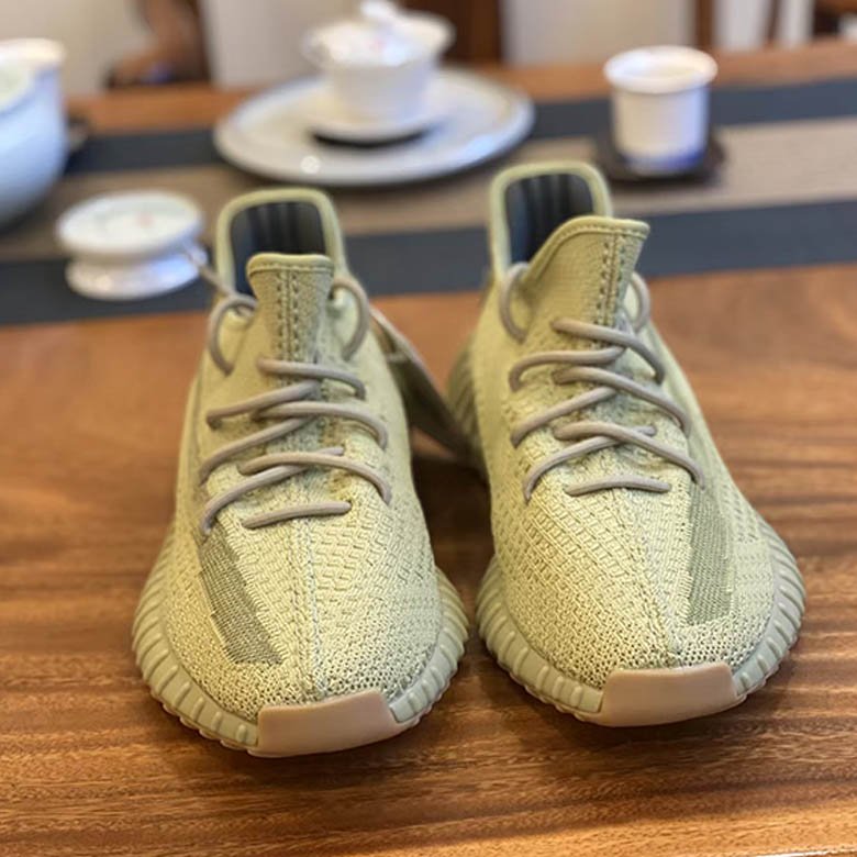 Yeezy Boost 350 V2 Sulfur