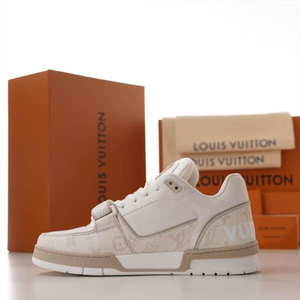 Beige single character calf leather LV Trainer sports shoes