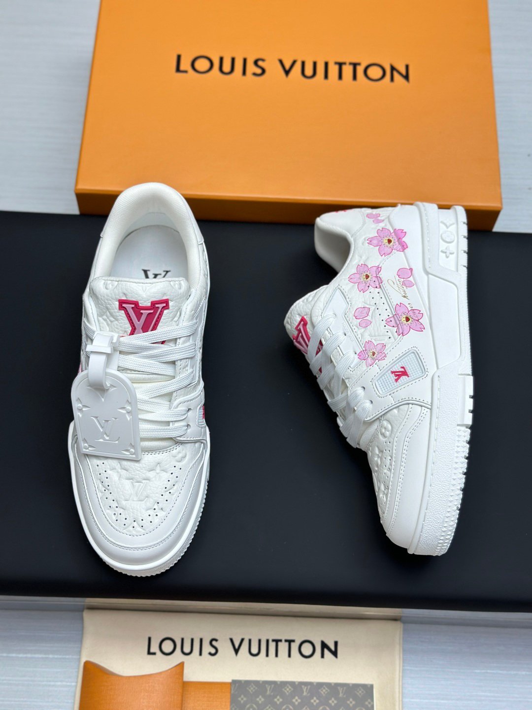 Takashi Murakami x LOUIS VUITTON Trainer