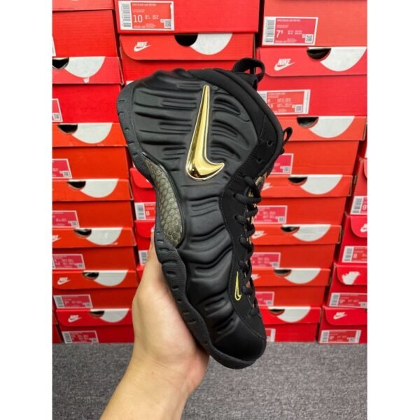 2018 Air Foamposite Pro “Black/Metallic Gold” 624041-800
