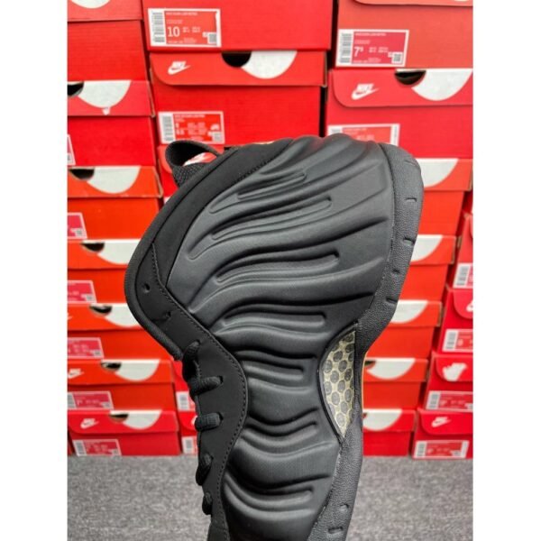 2018 Air Foamposite Pro “Black/Metallic Gold” 624041-800