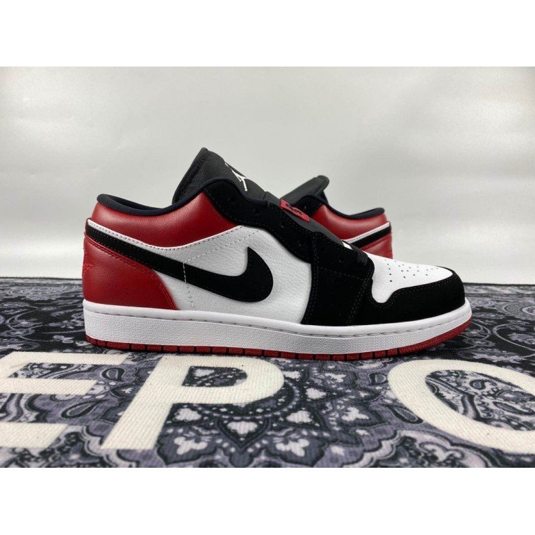 Air Jordan 1 Low OG Black Toe 2023
