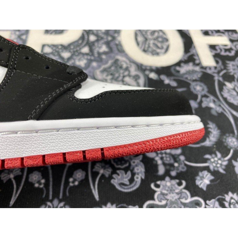 Air Jordan 1 Low OG Black Toe 2023