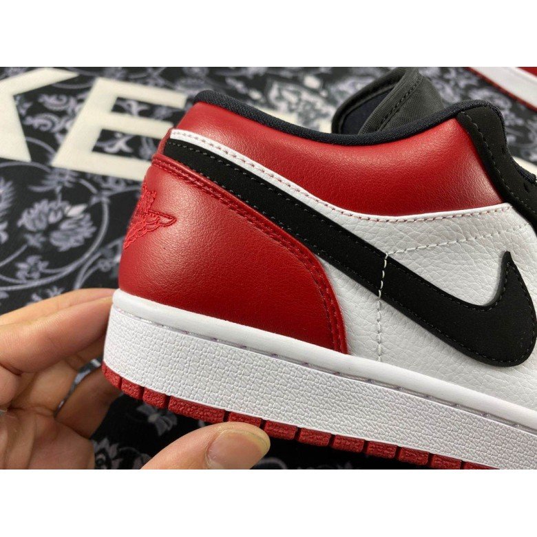 Air Jordan 1 Low OG Black Toe 2023