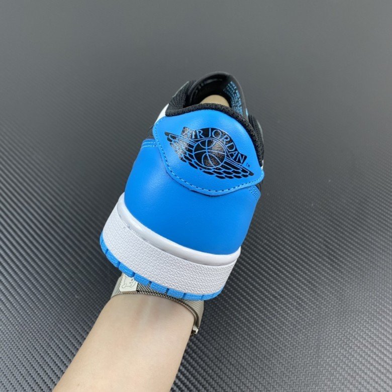 Air Jordan 1 Low OG “Obsidian” (UNC) 2025