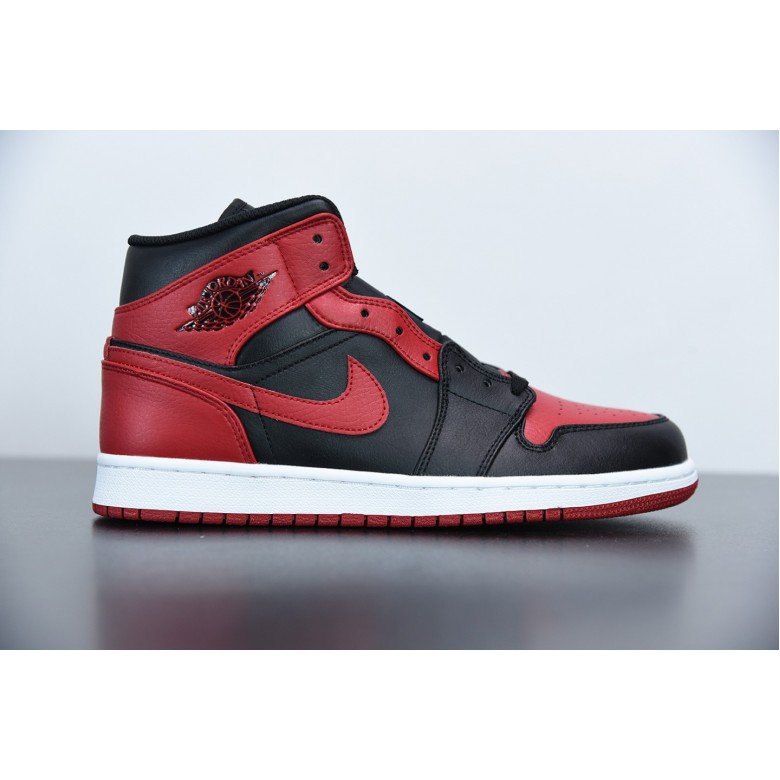 Air Jordan 1 OG Black Toe 2016