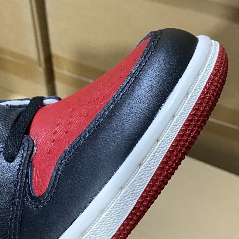 Air Jordan 1 Retro High Bred Toe (GS)