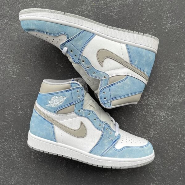 Air Jordan 1 Retro High OG GS Hyper Royal