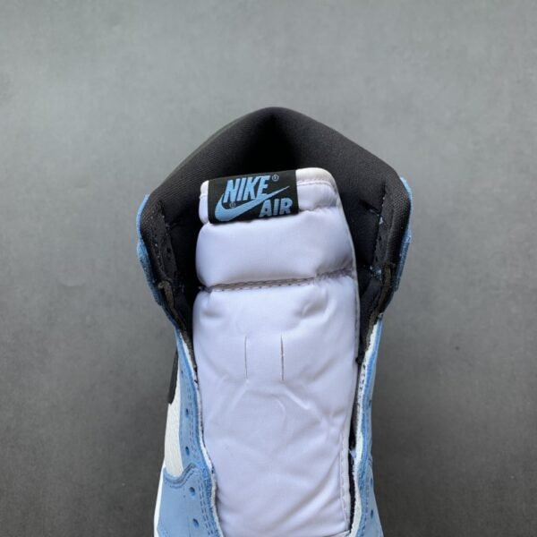 Air Jordan 1 Retro High OG GS University Blue