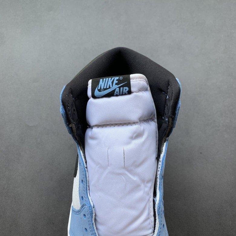 Air Jordan 1 Retro High OG GS University Blue