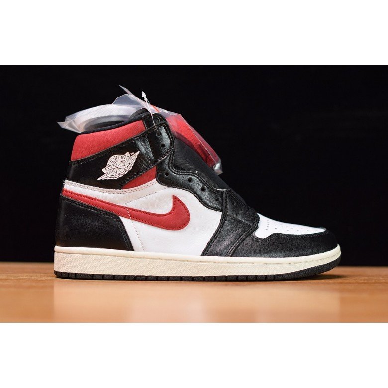 Air Jordan 1 Retro High OG Gym Red 555088-061
