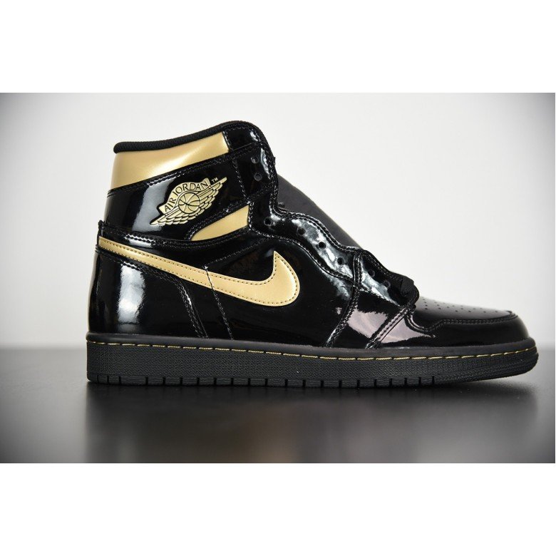 Air Jordan 1 Retro High OG In Black/Metallic Gold 555088-032