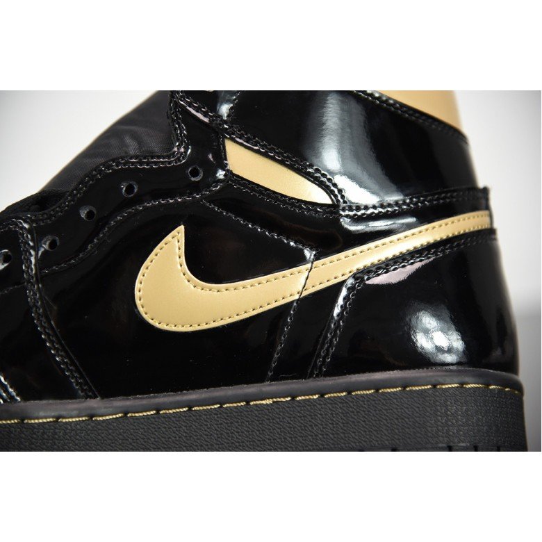 Air Jordan 1 Retro High OG In Black/Metallic Gold 555088-032