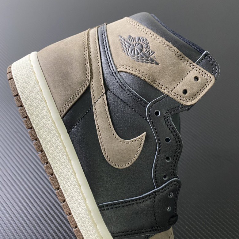 Air Jordan 1 Retro High OG Palomino