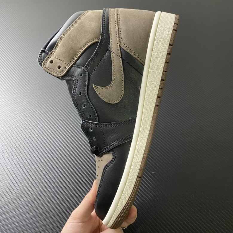 Air Jordan 1 Retro High OG Palomino