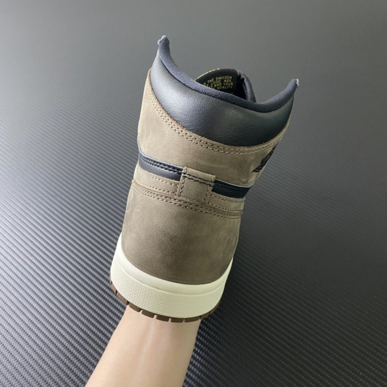 Air Jordan 1 Retro High OG Palomino