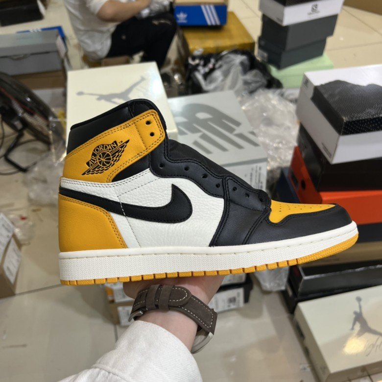 AIR JORDAN 1 RETRO HIGH OG Taxi/ 'YELLOW TOE'