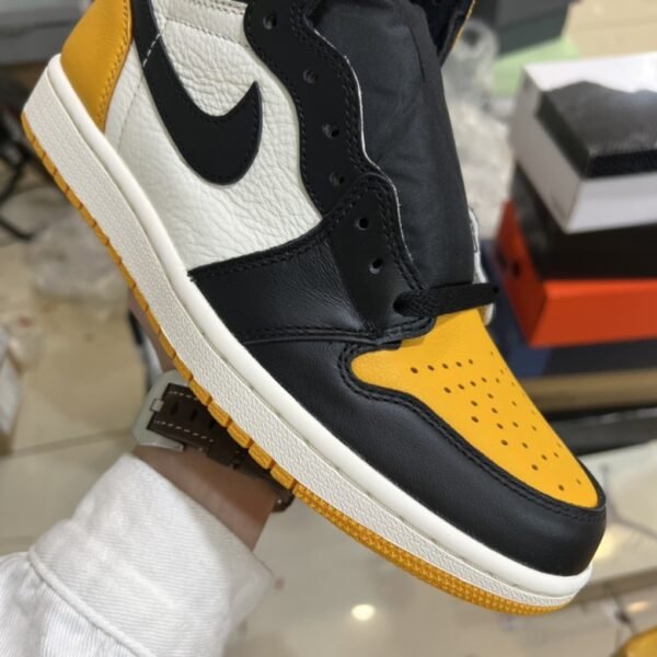 AIR JORDAN 1 RETRO HIGH OG Taxi/ 'YELLOW TOE'