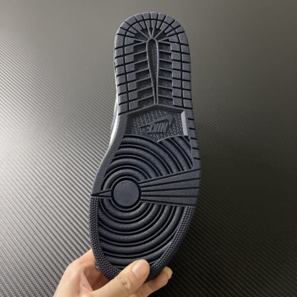 Air Jordan 1 Retro Obsidian