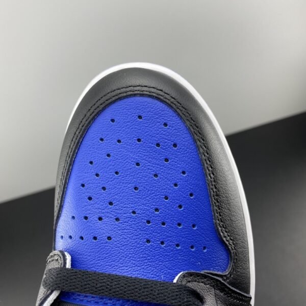 AIR JORDAN 1 Retro Royal Toe 2020