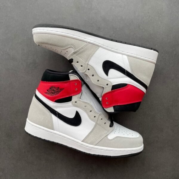 Air Jordan 1 Retro Smoke Grey