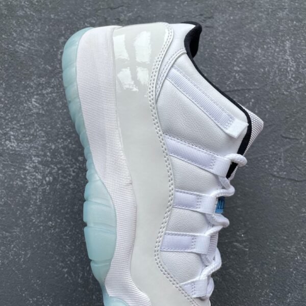 Air Jordan 11 Low “Legend Blue” 580521-139