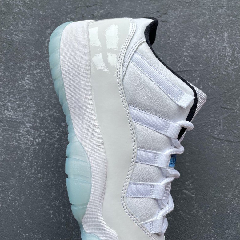Air Jordan 11 Low “Legend Blue” 580521-139