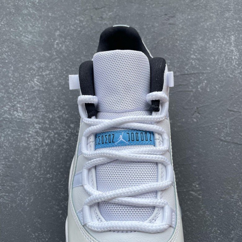 Air Jordan 11 Low “Legend Blue” 580521-139