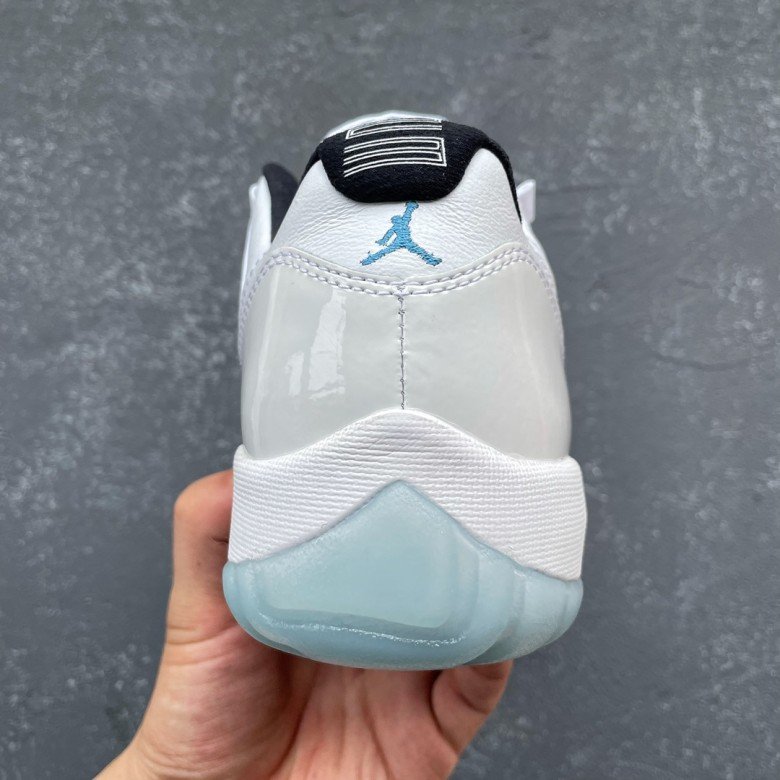 Air Jordan 11 Low “Legend Blue” 580521-139