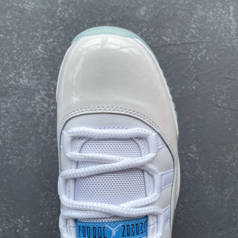 Air Jordan 11 Low “Legend Blue” 580521-139