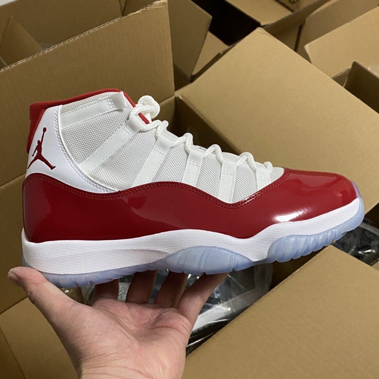 Air Jordan 11 Retro Cherry 2022