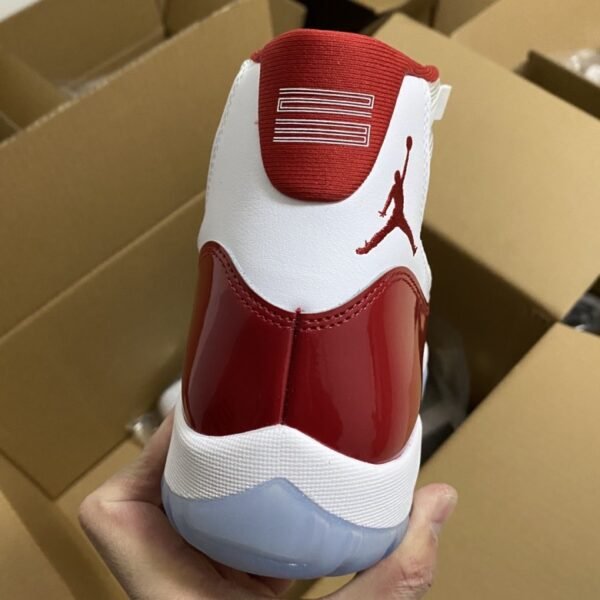 Air Jordan 11 Retro Cherry 2022