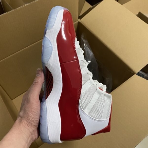 Air Jordan 11 Retro Cherry 2022