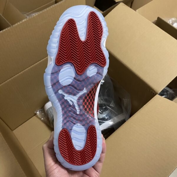 Air Jordan 11 Retro Cherry 2022