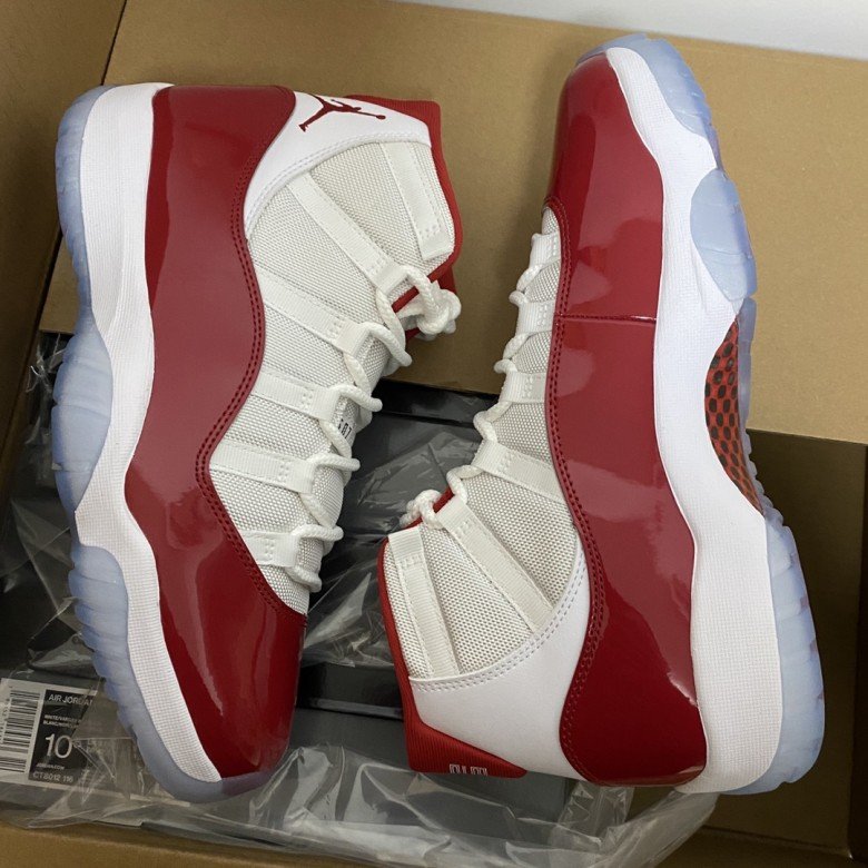Air Jordan 11 Retro Cherry 2022