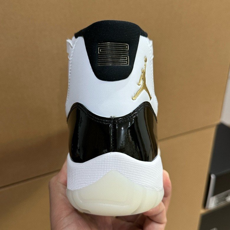 Air Jordan 11 Retro Concord 2018