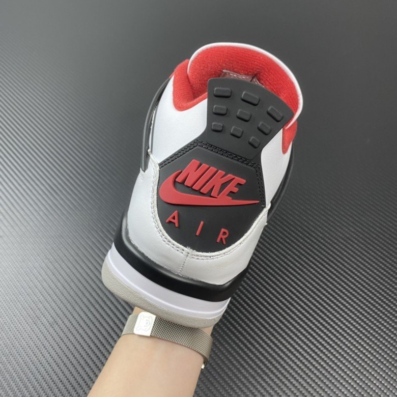 Air Jordan 4 Retro OG GS Fire Red 2020