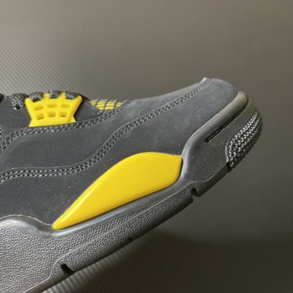 Air Jordan 4 Retro GS Thunder 2023